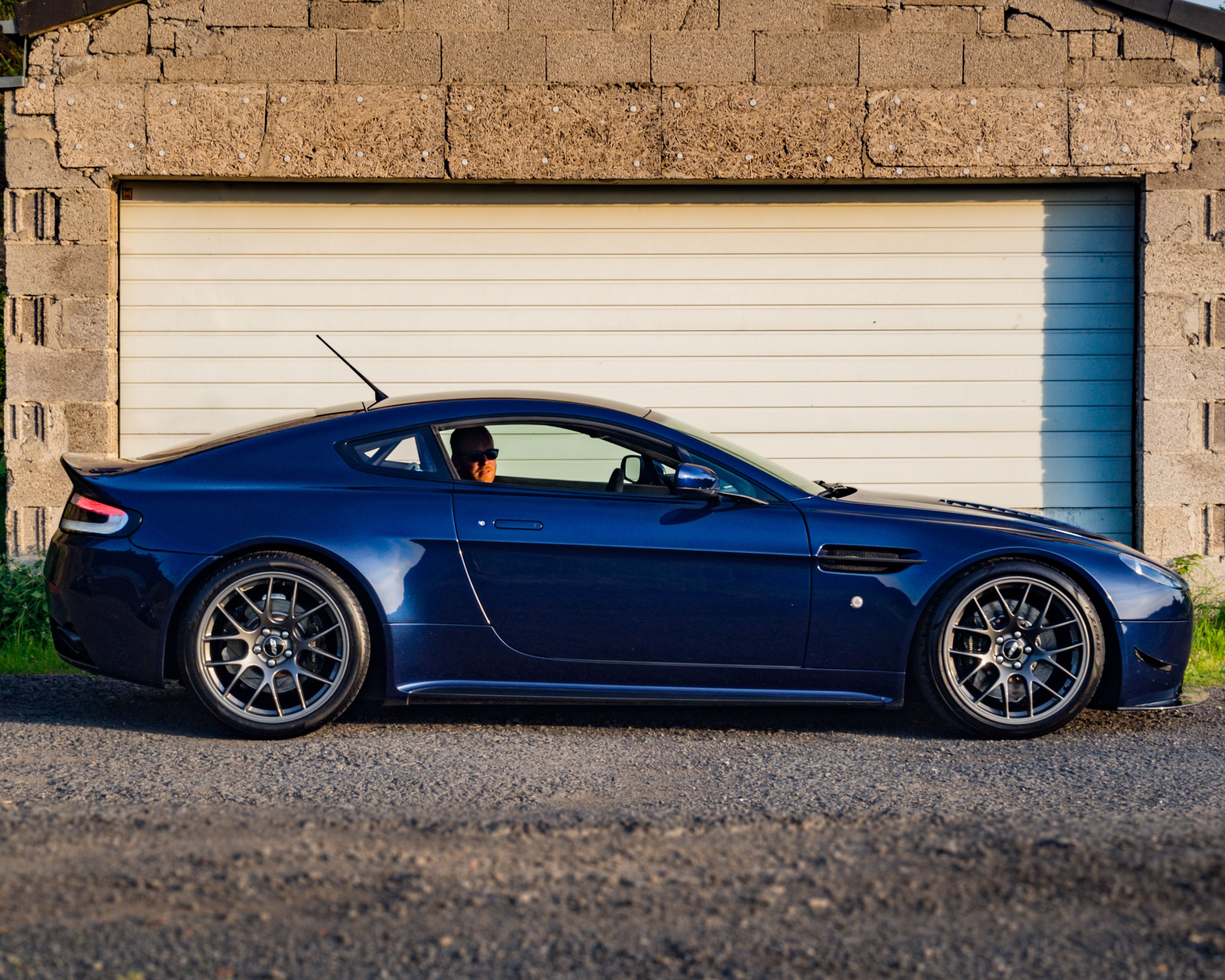 Aston Martin V8/V12 Vantage with 19