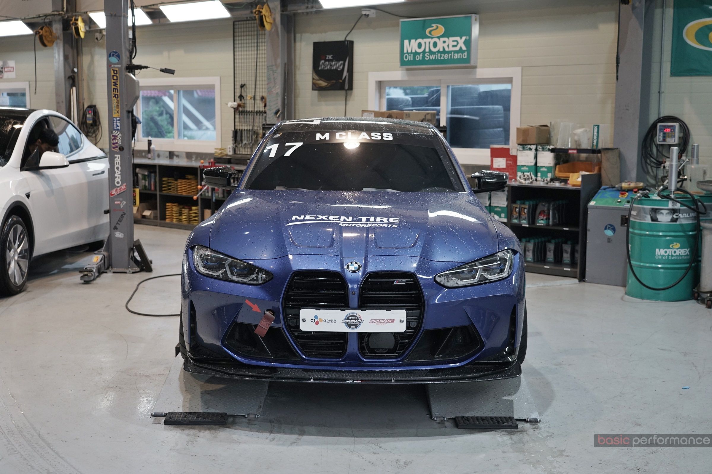 Blue BMW G80 M3 with 19" VS-5RS Apex wheels in Anthracite