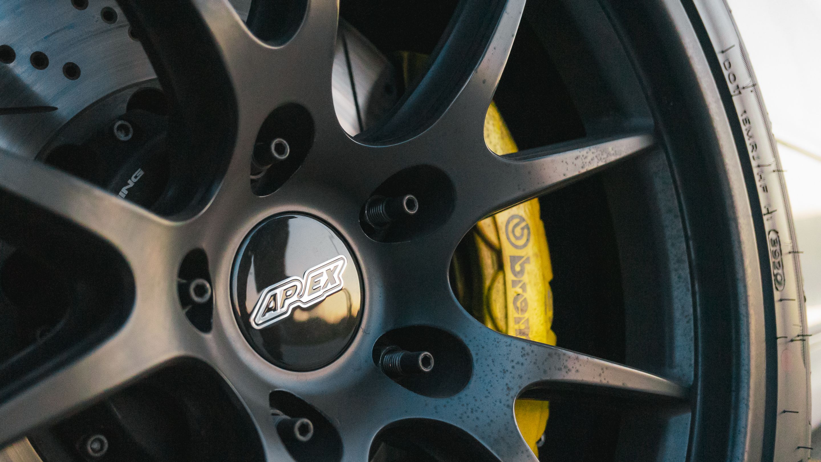 Silver BMW E46 M3 with 18" FL-5 Apex wheels in Satin Black