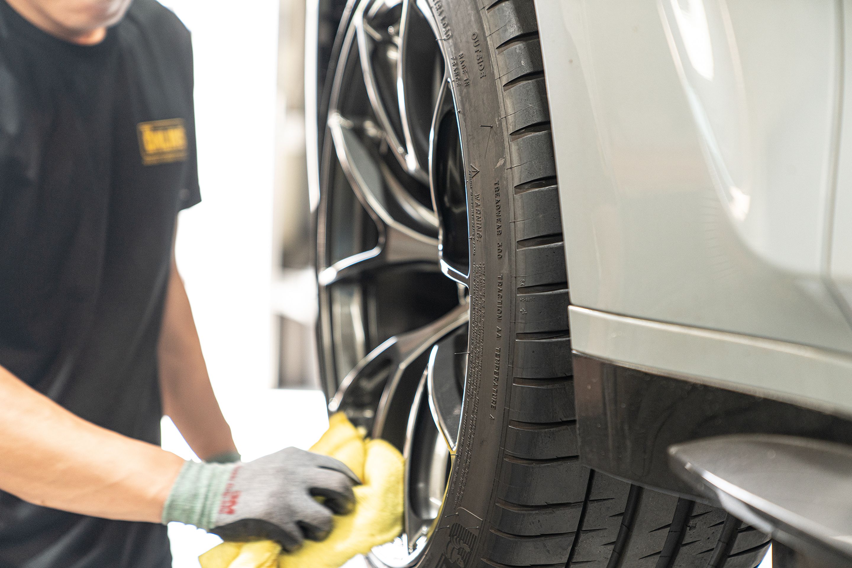Grey BMW G80 M3 with 19"/20" VS-5RS Apex wheels in Anthracite