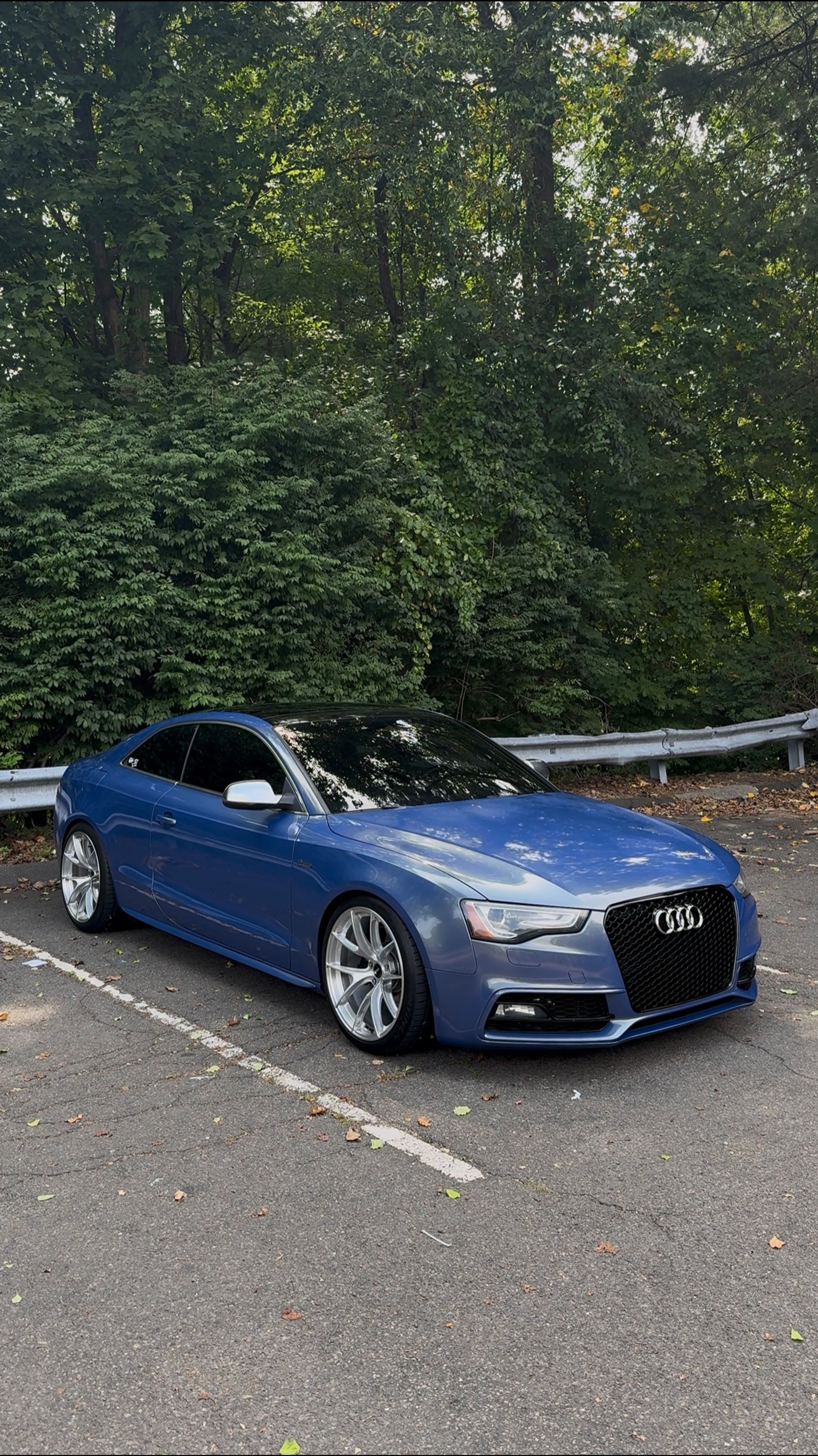 Blue Audi B8 S5 with 19" VS-5RS Apex wheels in Brushed Clear