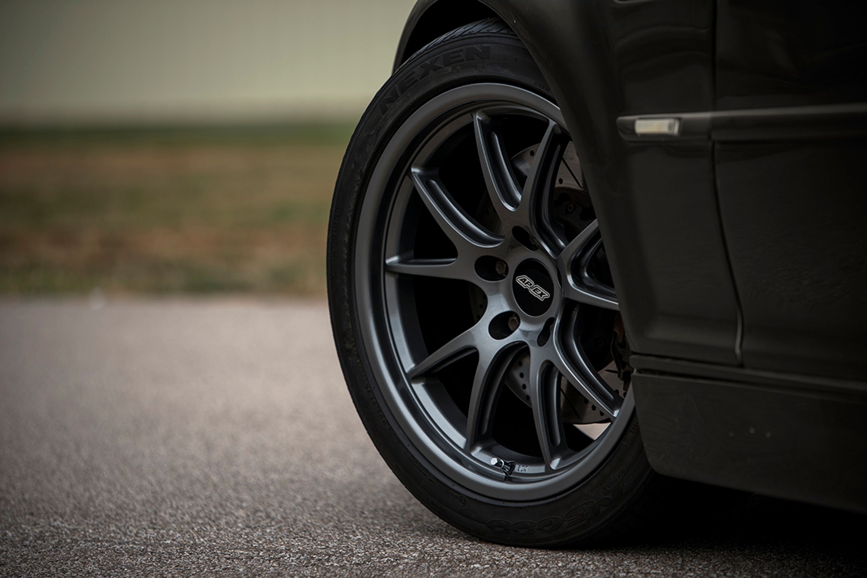Black BMW E46 M3 with 18" FL-5 Apex wheels in Anthracite