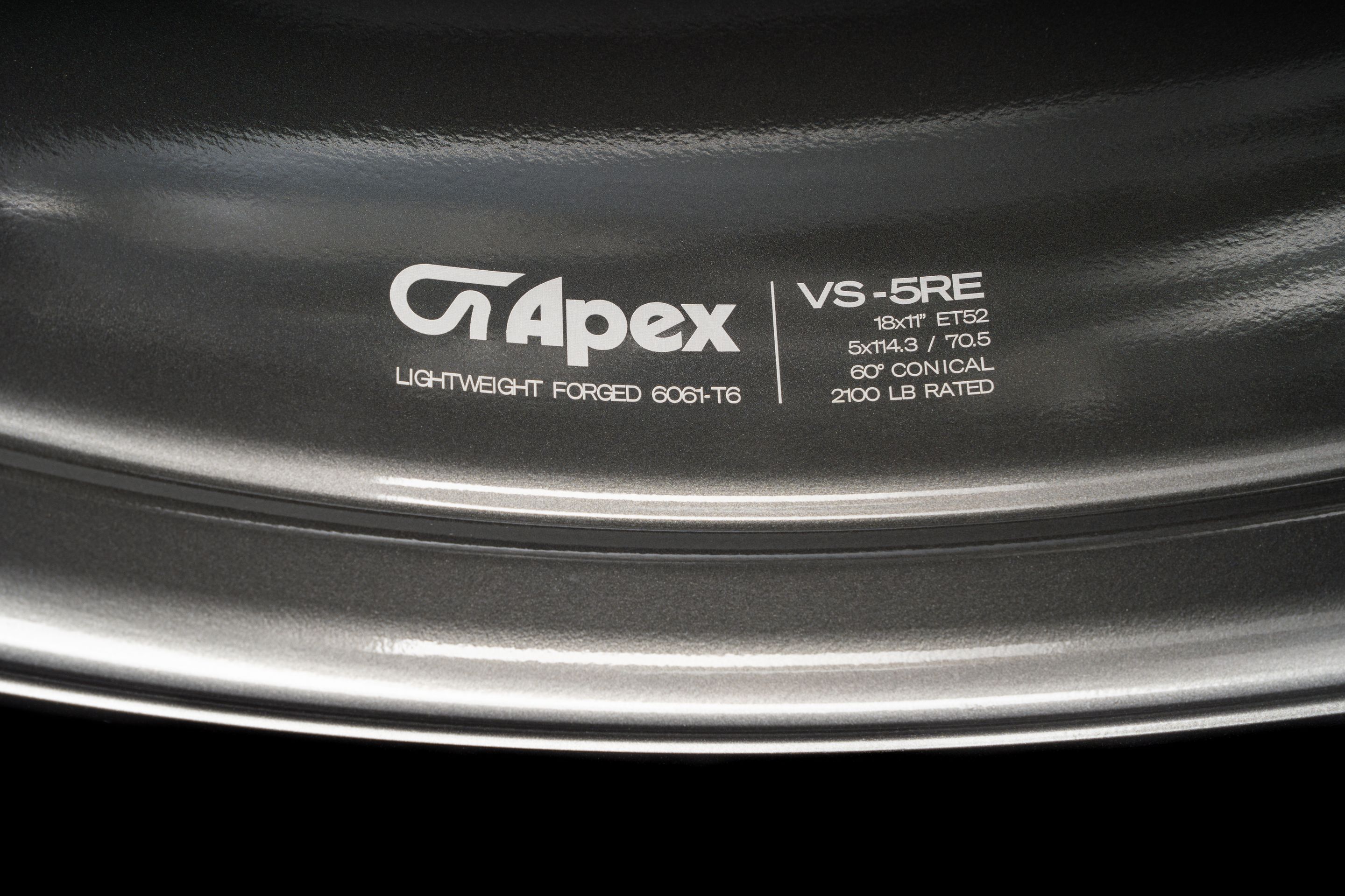 White Ford Performance Mustang Dark Horse R with 18" VS-5RE Apex wheels in Anthracite