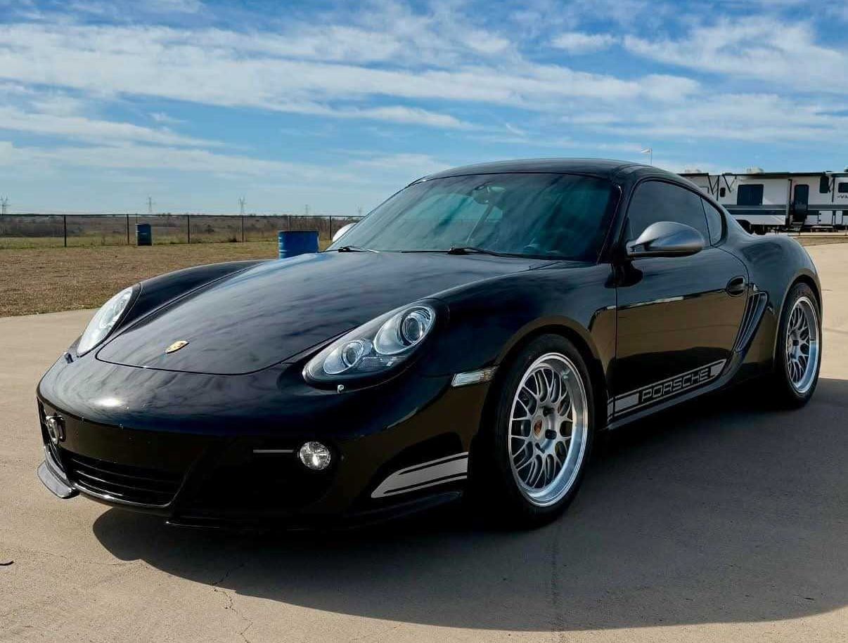 Black Porsche 987 Cayman R with 18" ML-10RT Apex wheels in Machined Lip Race Silver