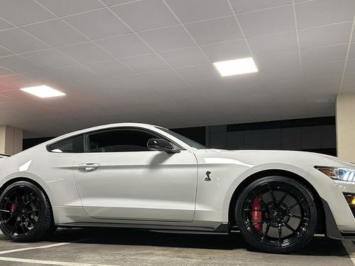 White Ford Mustang - VS-5RS in Satin Black