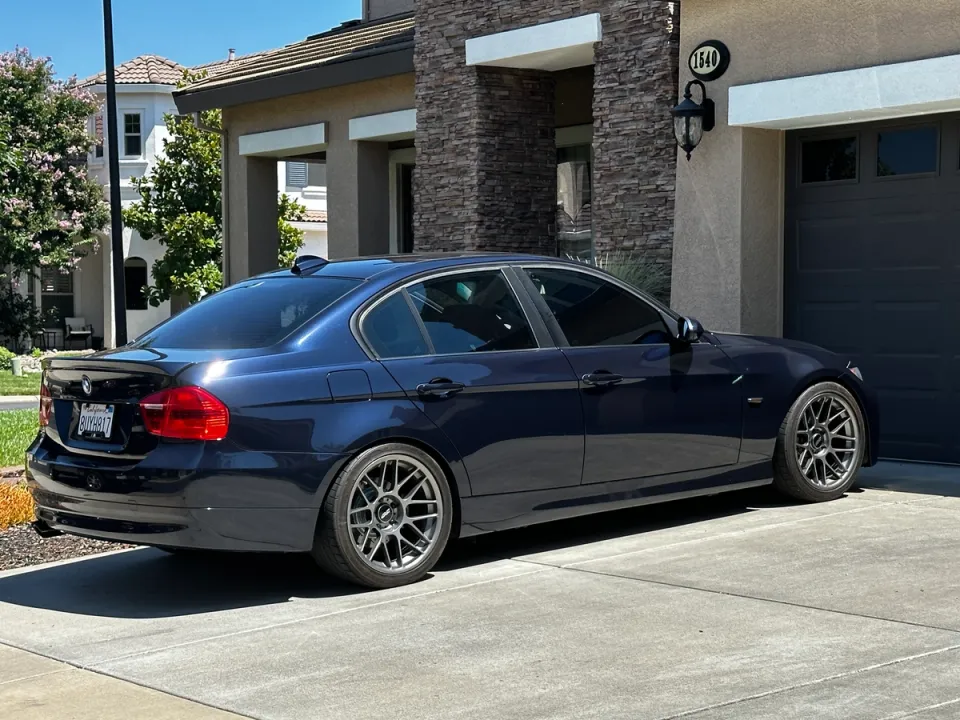 BMW E90 Sedan 3 Series with 18