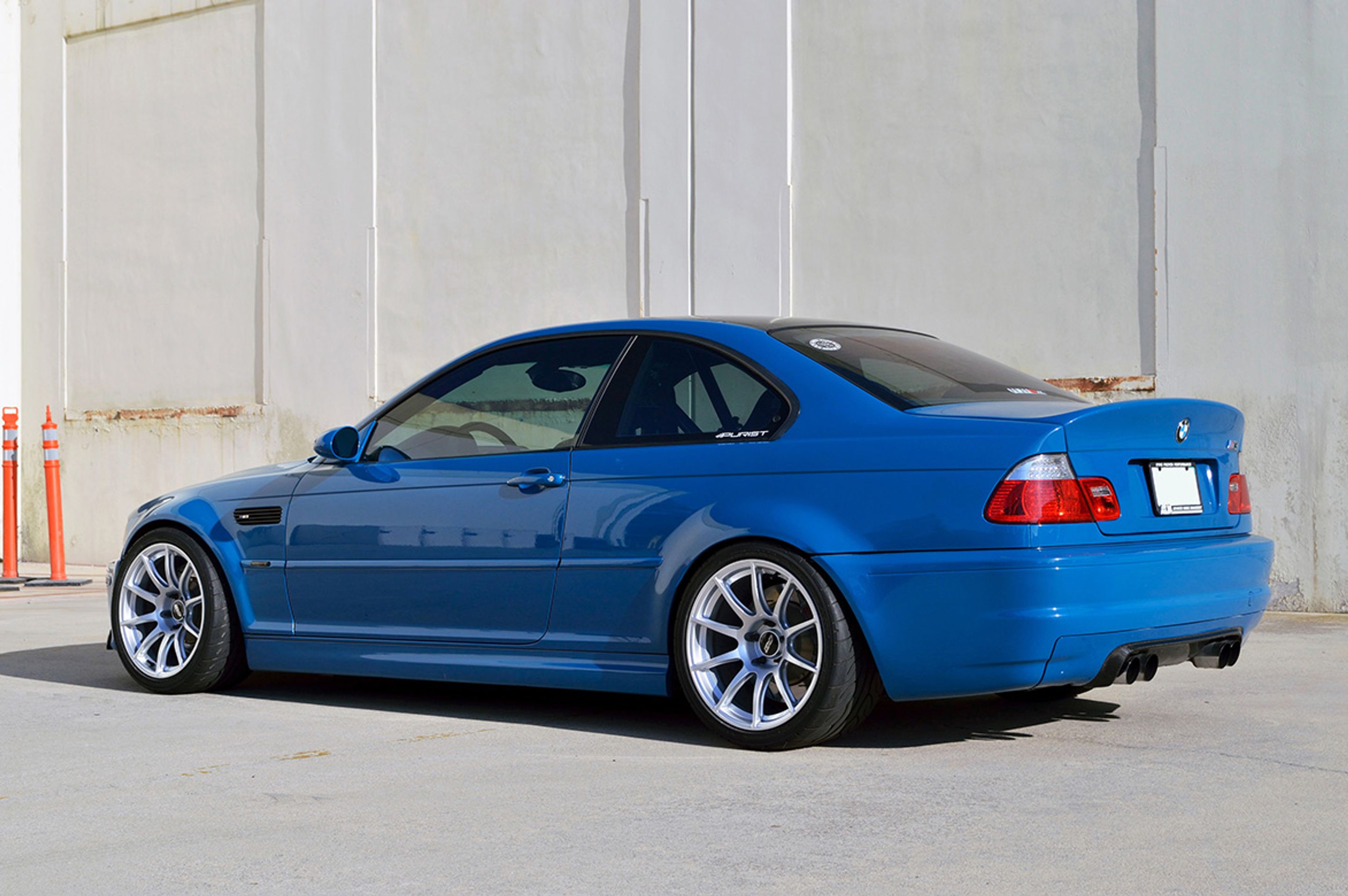 Blue BMW E46 M3 with 18" SM-10 Apex wheels in Race Silver