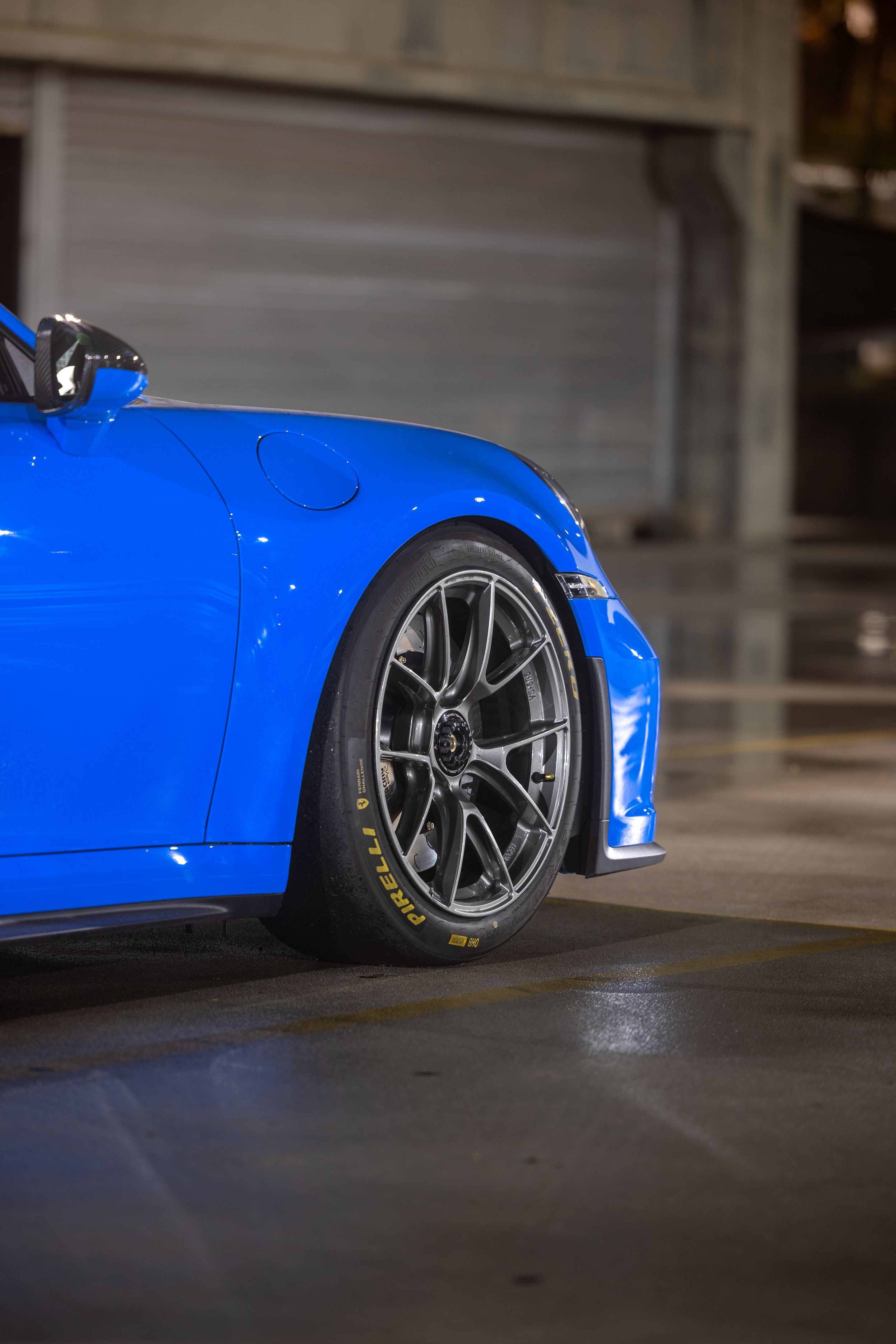 Blue Porsche 911 992.1 GT3 with 19" VS-5RS Apex wheels in Anthracite