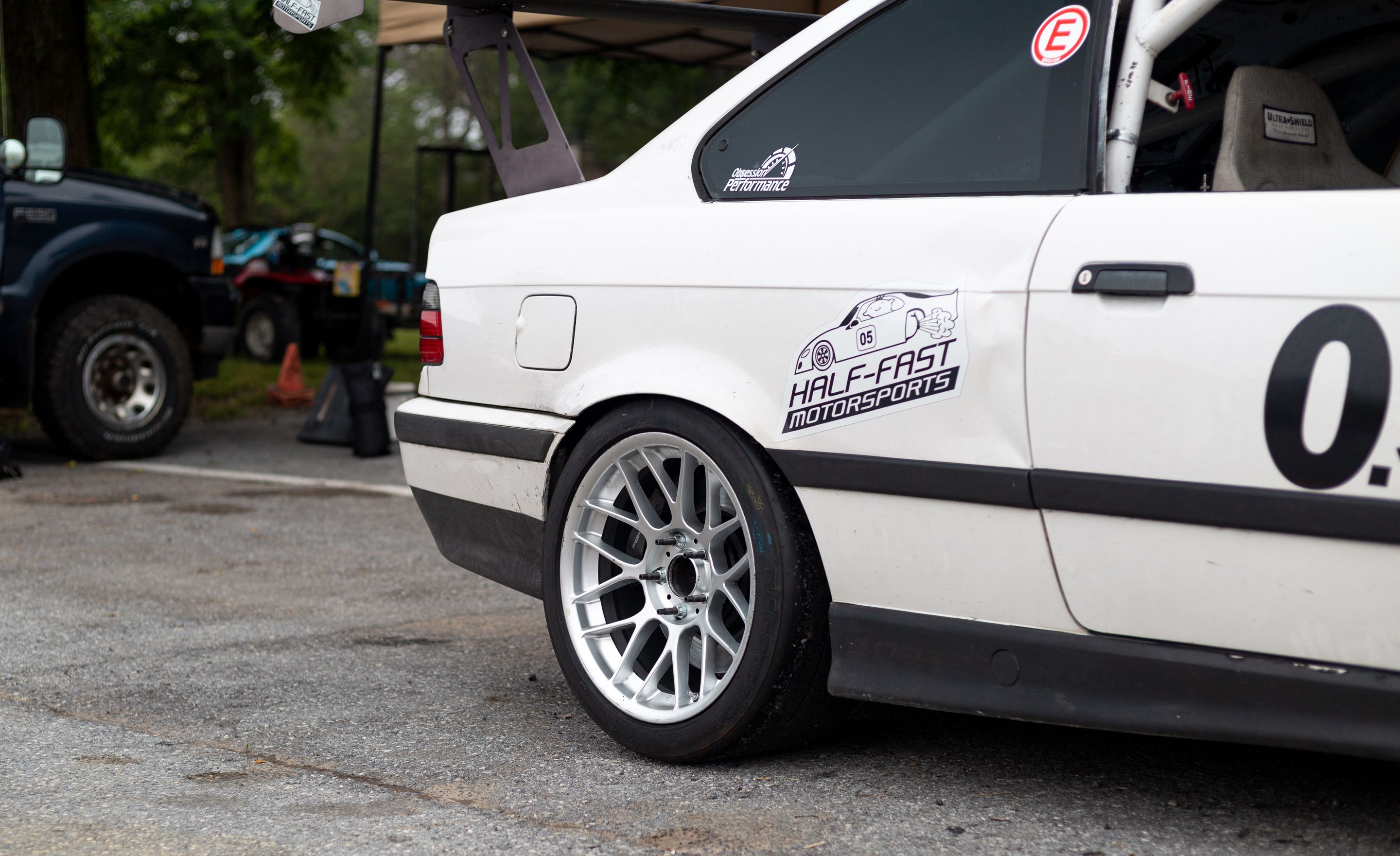 White BMW E36 M3 with 17" ARC-8 Apex wheels in Hyper Silver