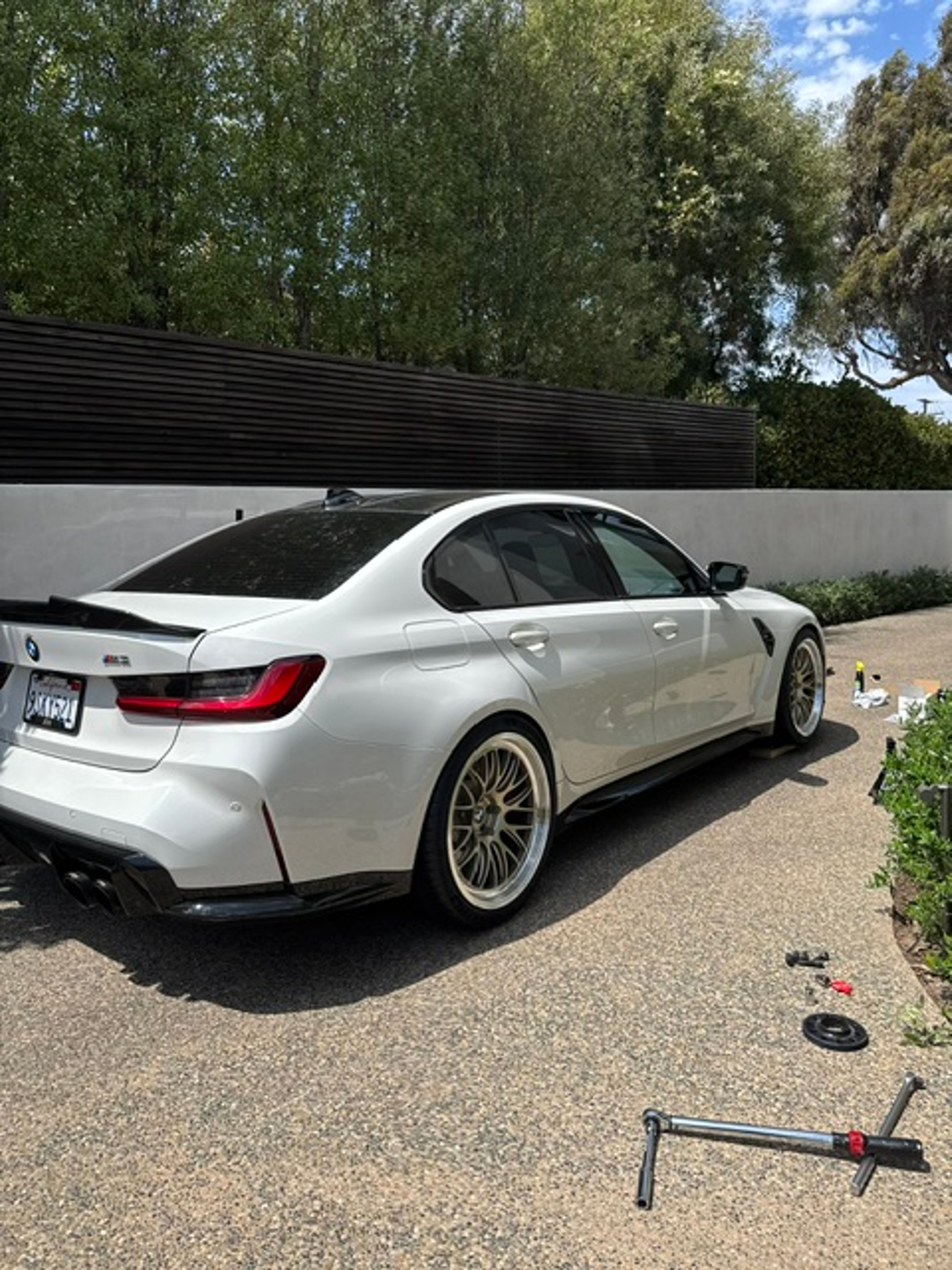 White BMW G80 M3 with 20" ML-10RT Apex wheels in Machined Lip Gloss Motorsport Gold