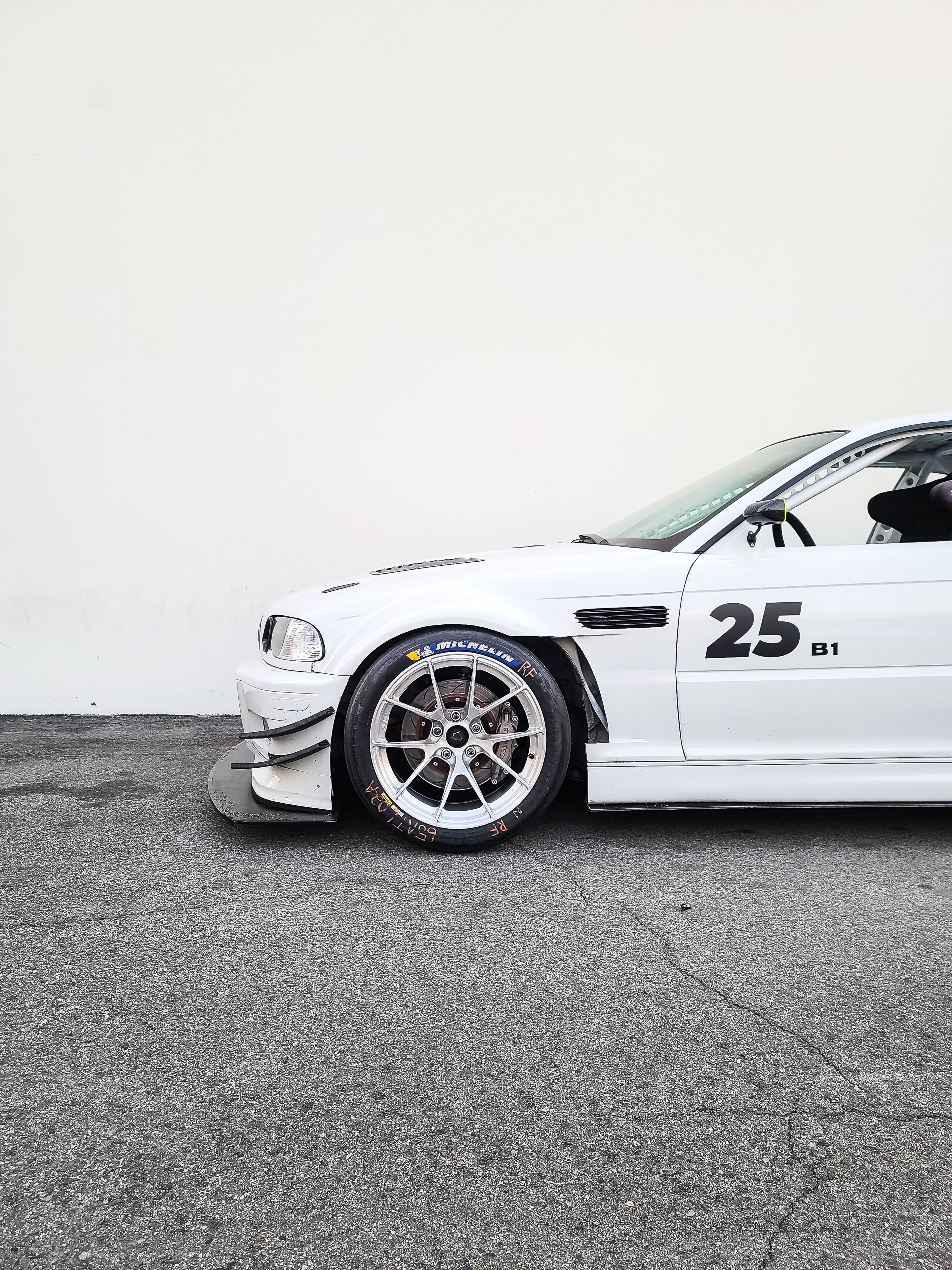 White BMW E46 M3 with 18" VS-5RS Apex wheels in Brushed Clear