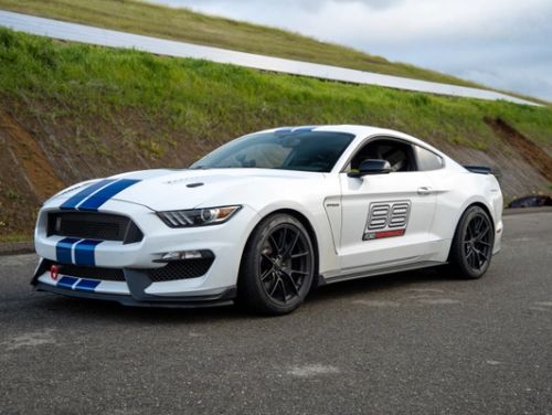 White Ford Mustang - VS-5RS in Satin Black