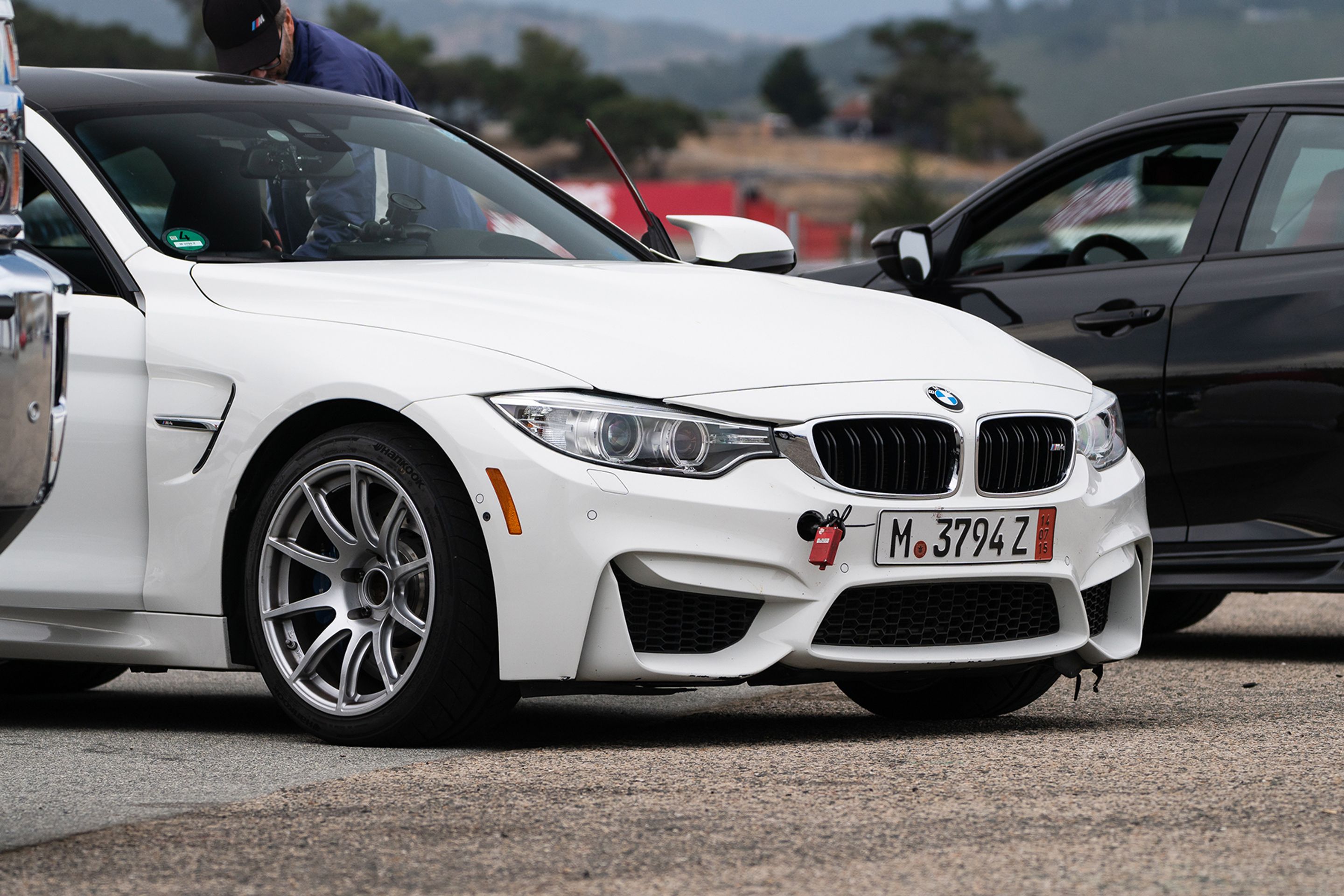 White Porsche 911 996 GT2 with 20" FL-5 Apex wheels in Brushed Clear