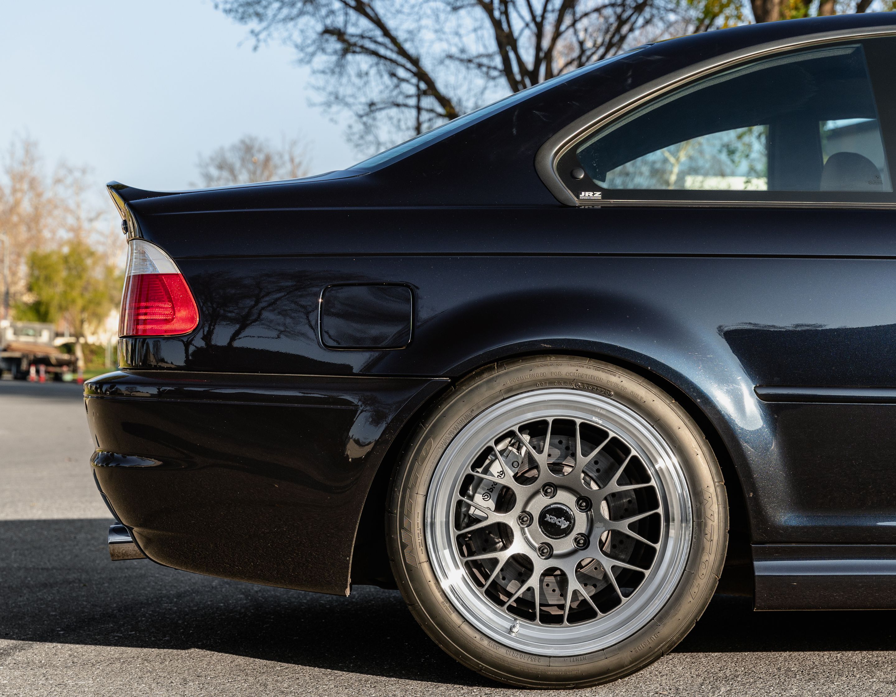 Black BMW E46 M3 with 18" ML-10RT Apex wheels in Machined Lip Anthracite