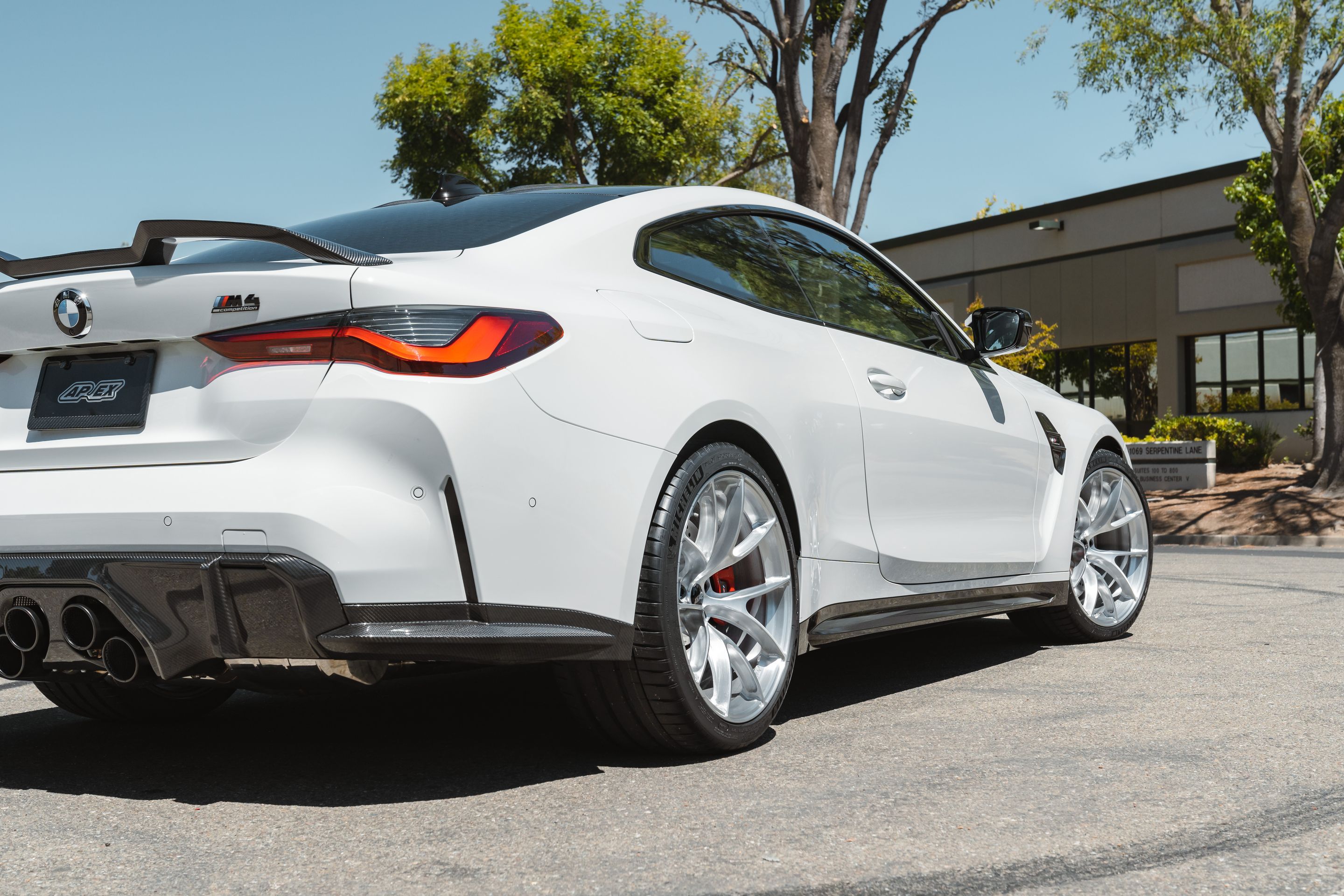 White BMW G82 Coupe M4 with 20" VS-5RS Apex wheels in Brushed Clear