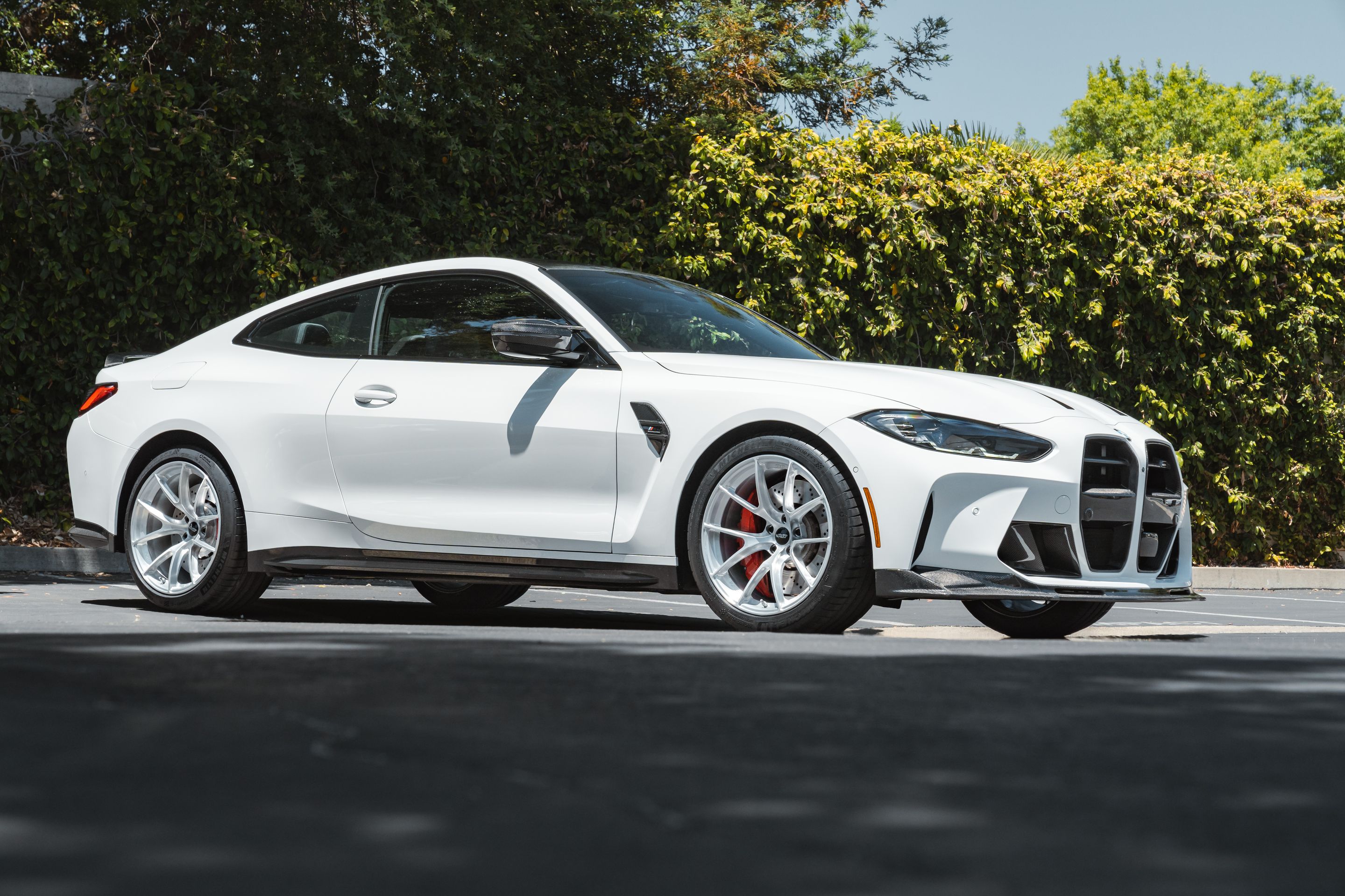 White BMW G82 Coupe M4 with 19" VS-5RS Apex wheels in Brushed Clear