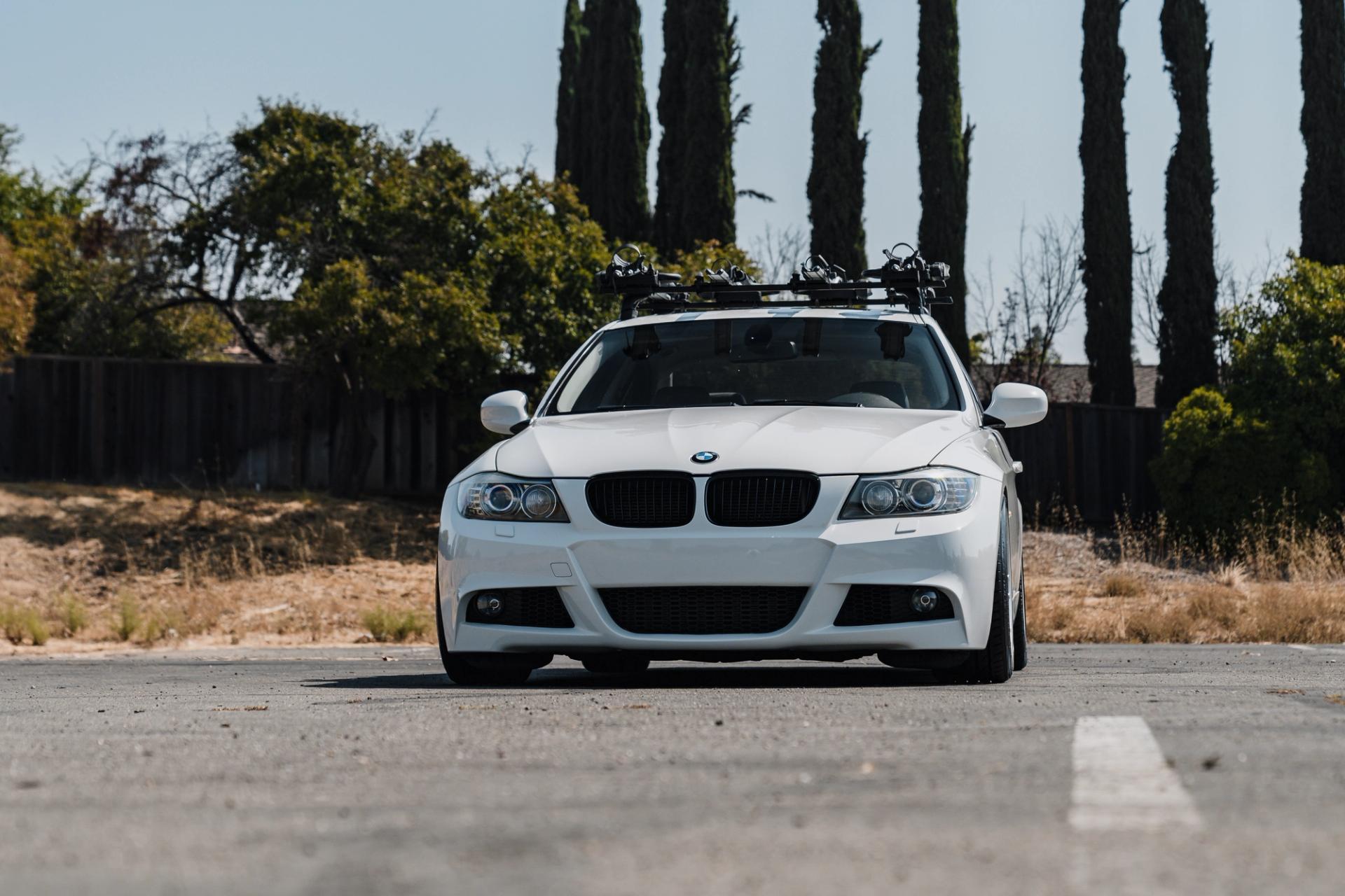 BMW E90 LCI Sedan 3 Series with 18" ARC-8 in Hyper Silver