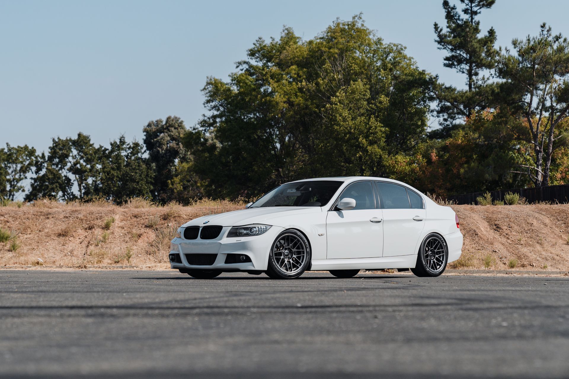 BMW E90 LCI Sedan 3 Series with 17