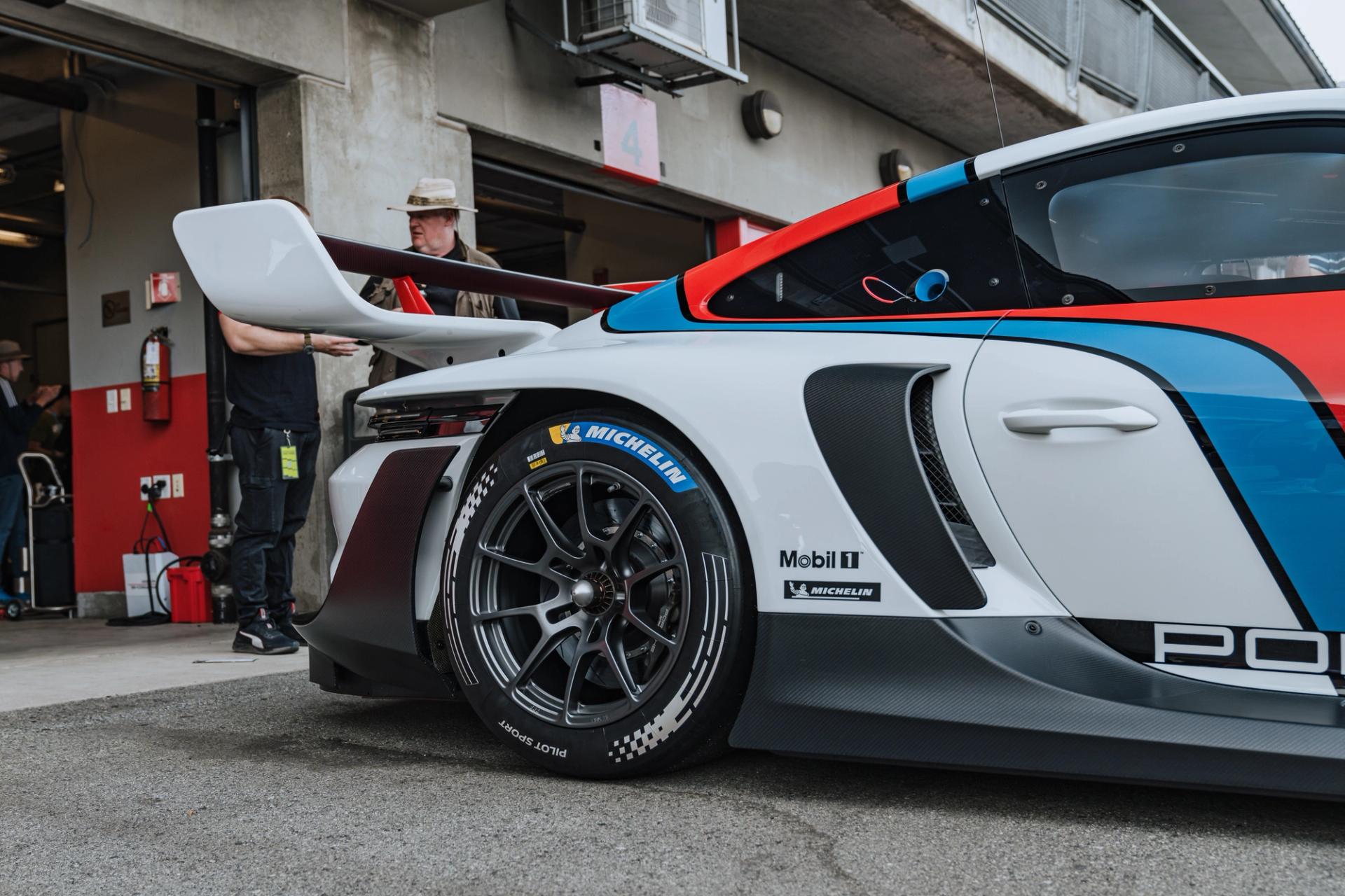 Porsche 911 996 GT2 with 18" EC-7RS in Anthracite