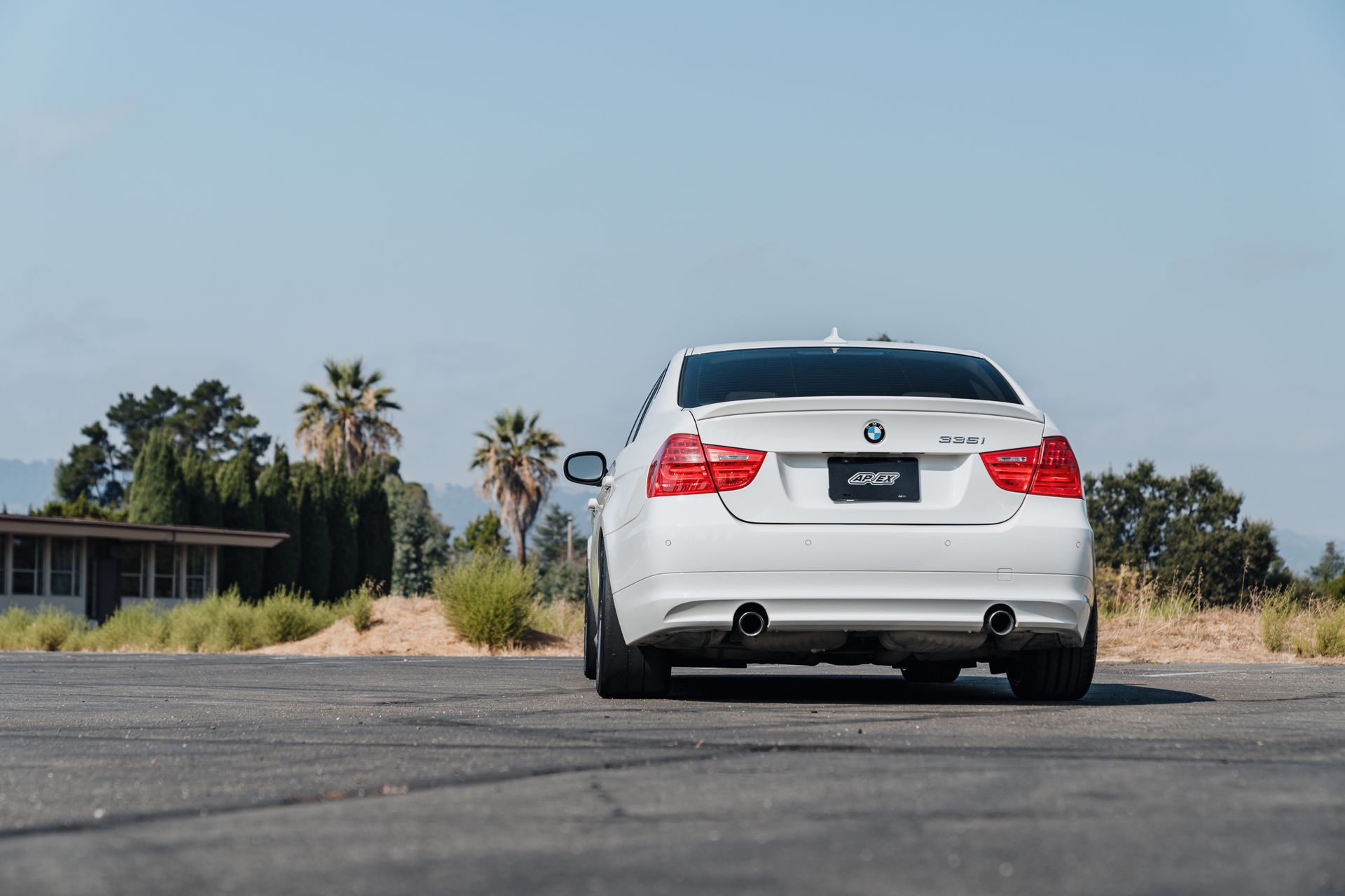 BMW E90 LCI Sedan 3 Series with 17