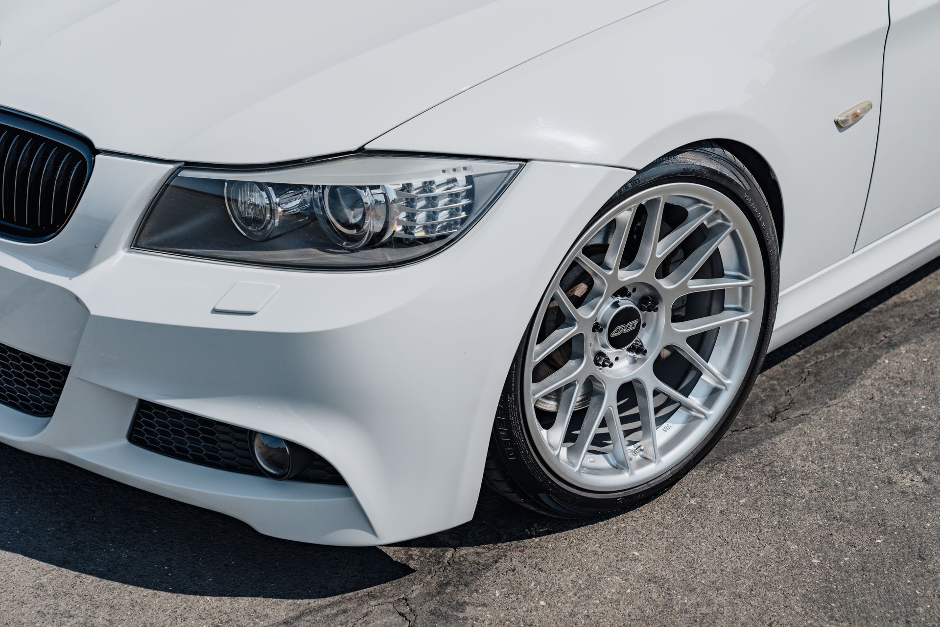 BMW E90 LCI Sedan 3 Series with 18" ARC-8 in Hyper Silver