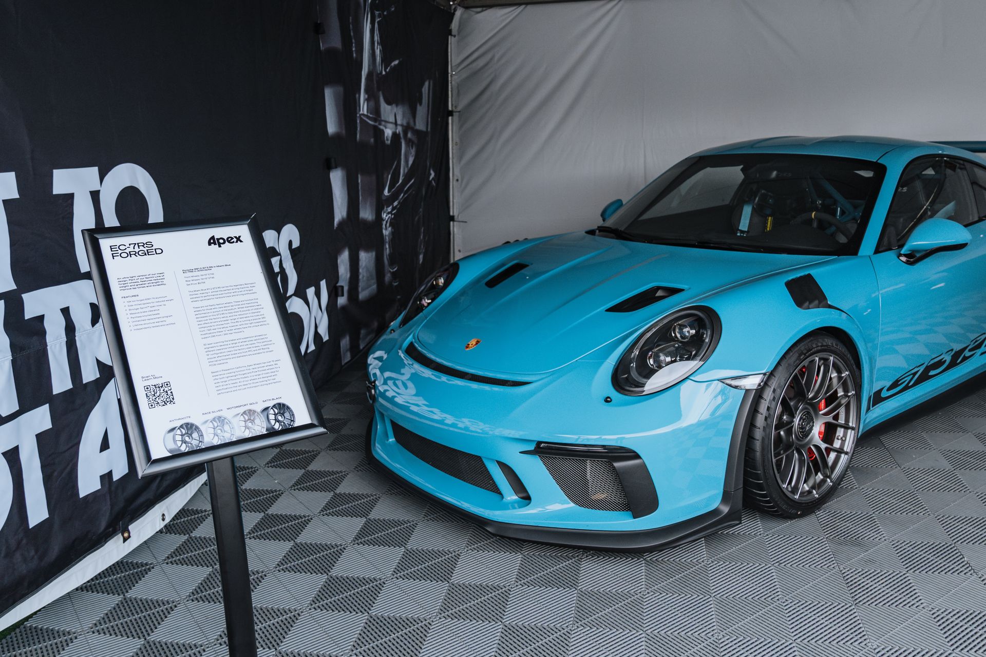 Porsche 911 996 GT2 with 18" EC-7RS in Anthracite