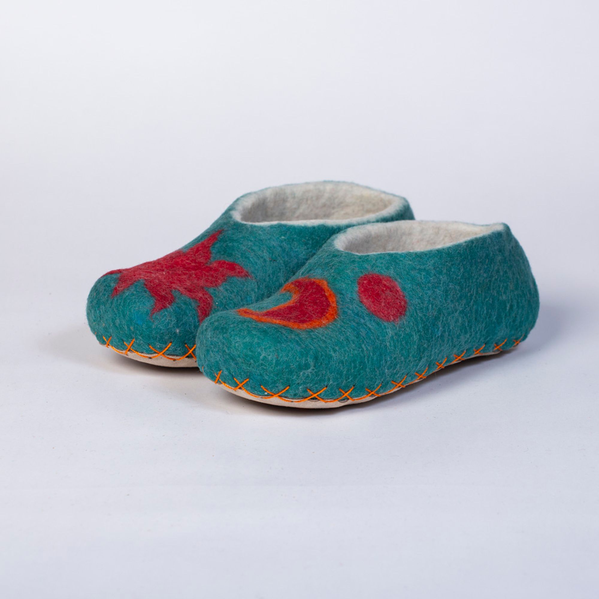 Hand-felted Wool Valley Slippers made in Peru. Model: Sol Y Luna