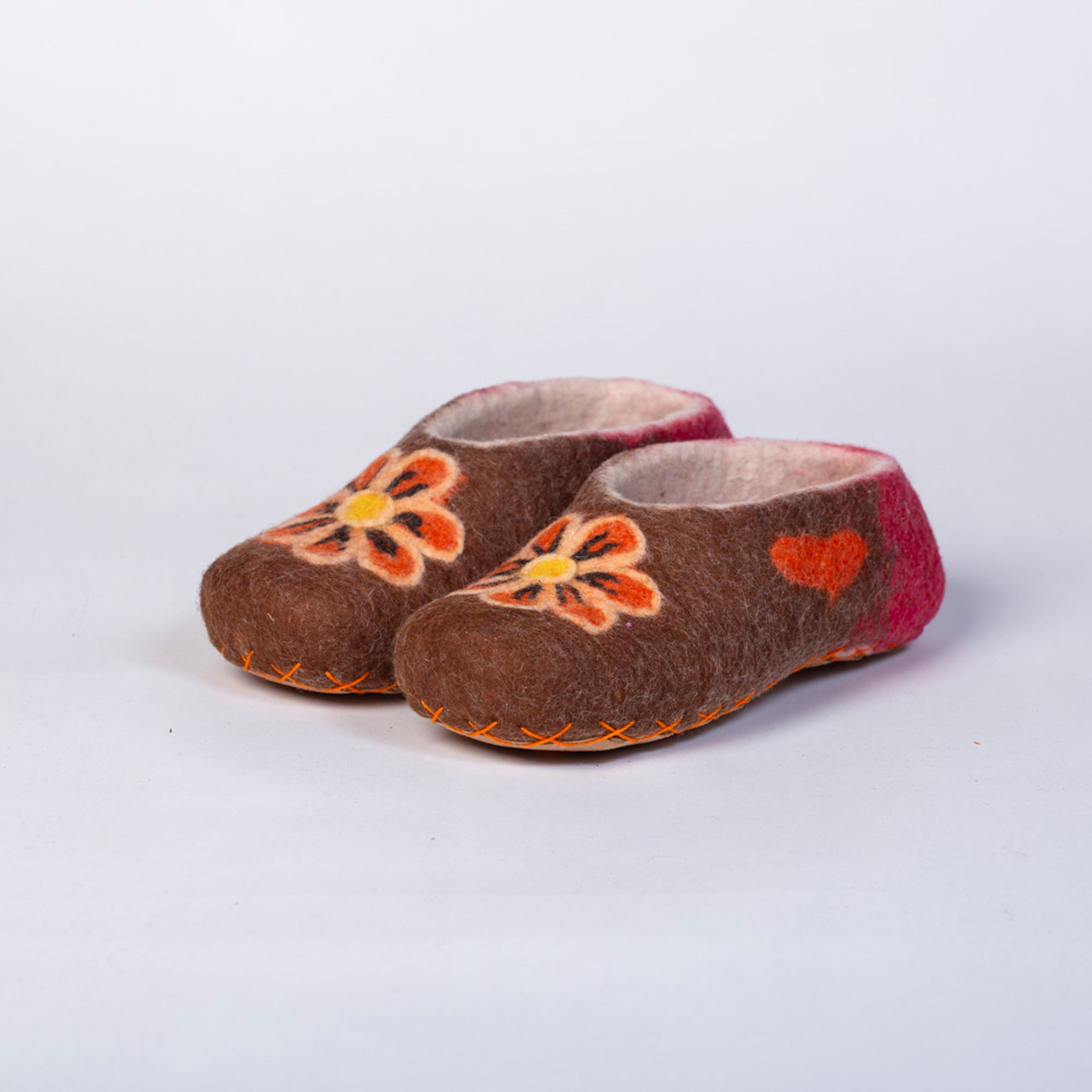 Hand-felted Wool Valley Slippers made in Peru. Model: Calendula