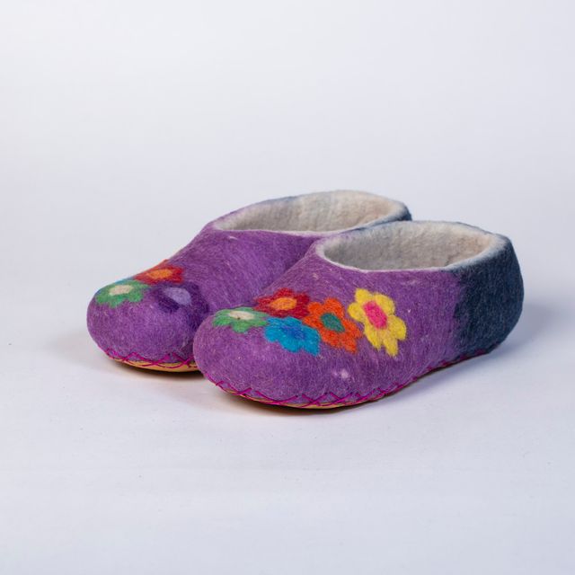 Hand-felted Wool Valley Slippers made in Peru. Model: Flower Power