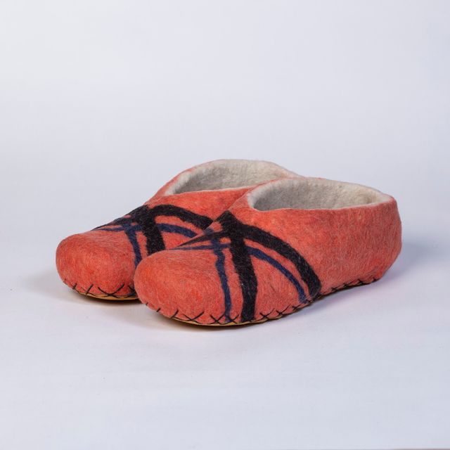 Hand-felted Wool Valley Slippers made in Peru. Model: Argile