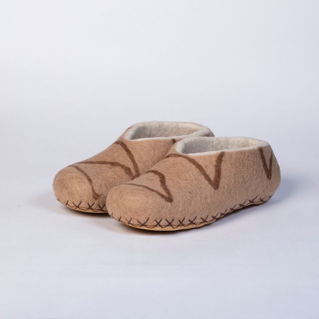 Hand-felted Wool Valley Slippers made in Peru. Model: Nazca