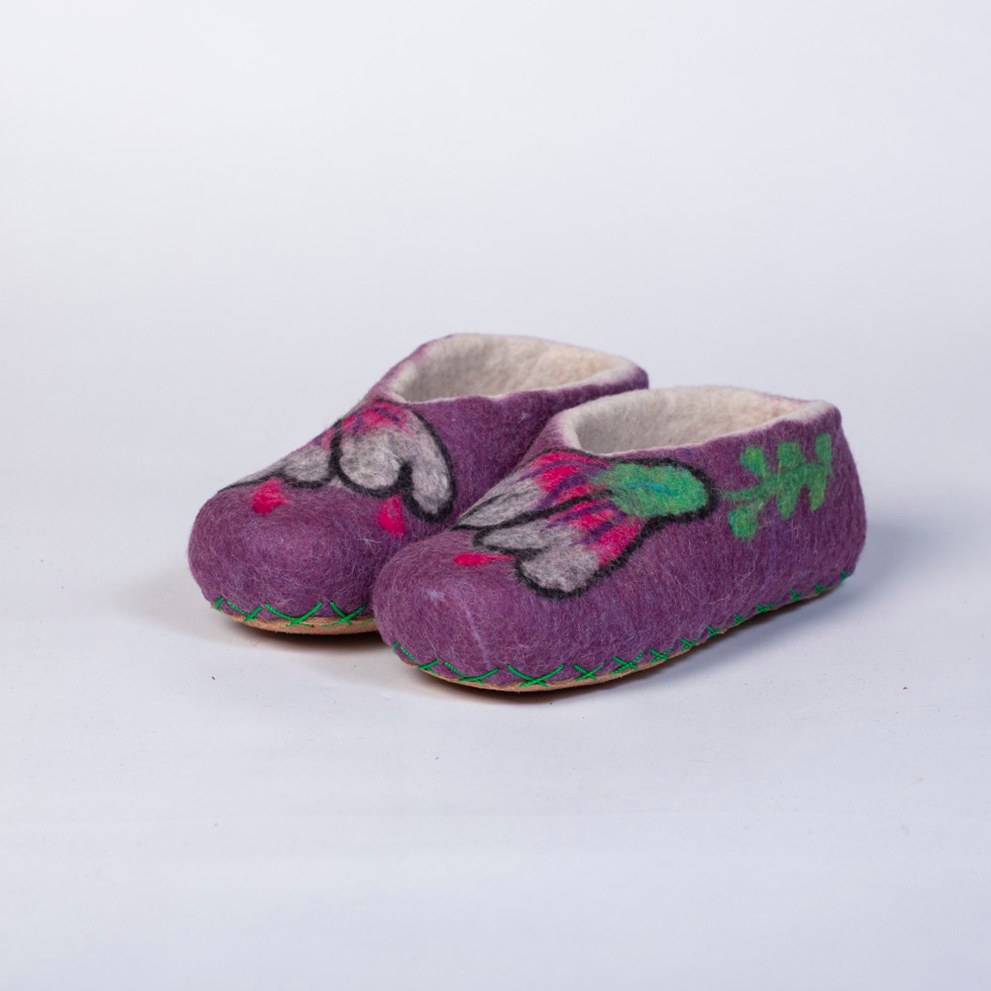 Hand-felted Wool Valley Slippers made in Peru. Model: Cantuta III