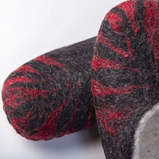 Hand-felted Wool Valley Slippers made in Peru. Model: Fuego