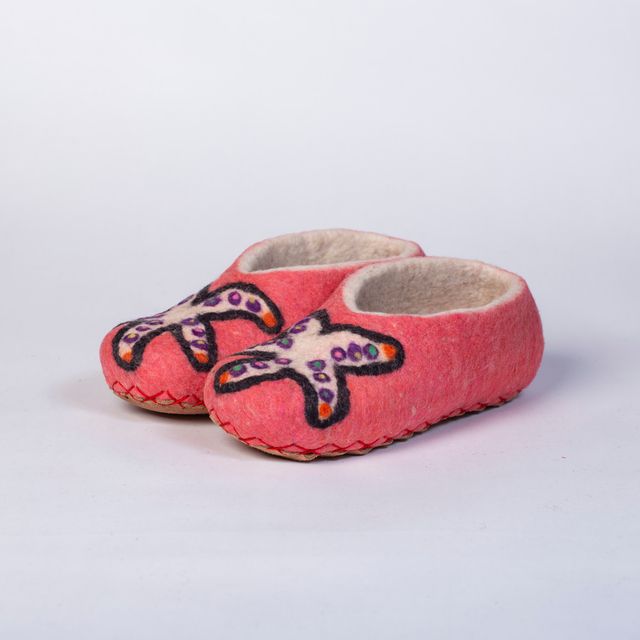 Hand-felted Wool Valley Slippers made in Peru. Model: Star Power