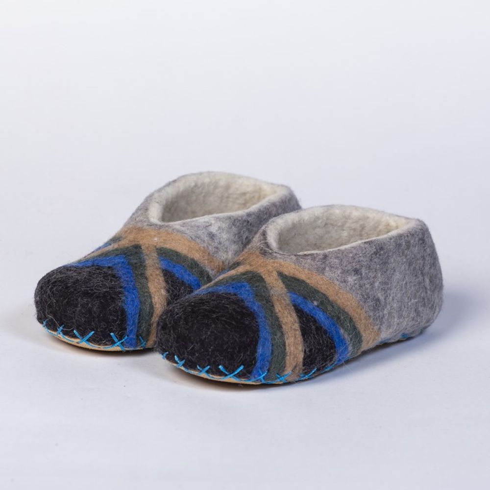 Hand-felted Wool Valley Slippers made in Peru. Model: Etiquette