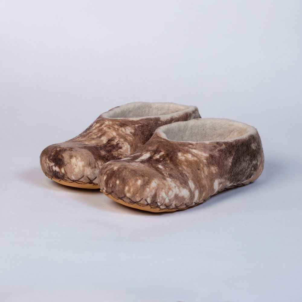 Hand-felted Wool Valley Slippers made in Peru. Model: Hunter