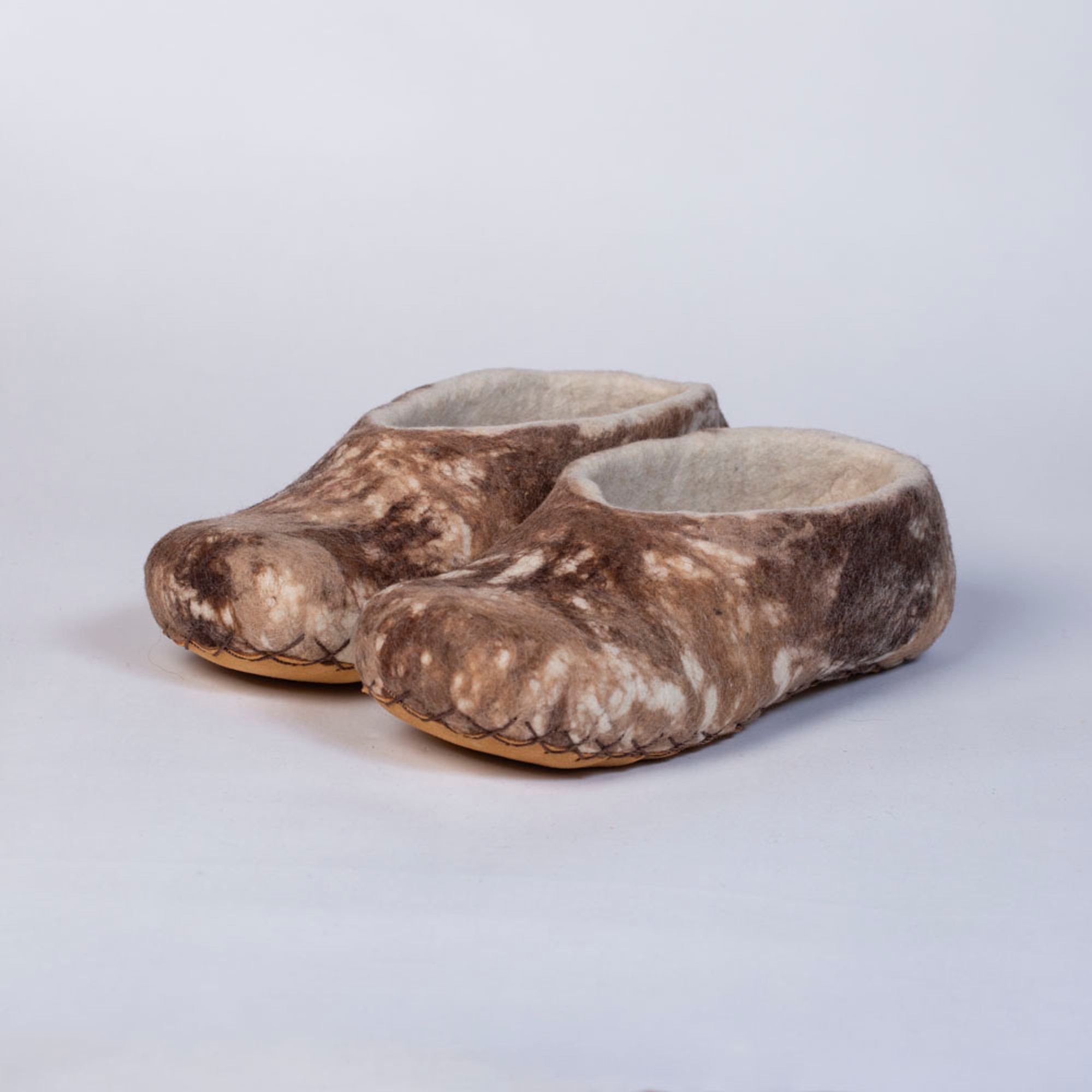 Hand-felted Wool Valley Slippers made in Peru. Model: Hunter