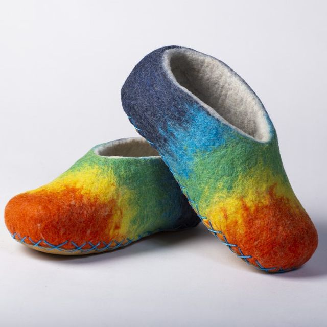 Hand-felted Wool Valley Slippers made in Peru. Model: Kuychi