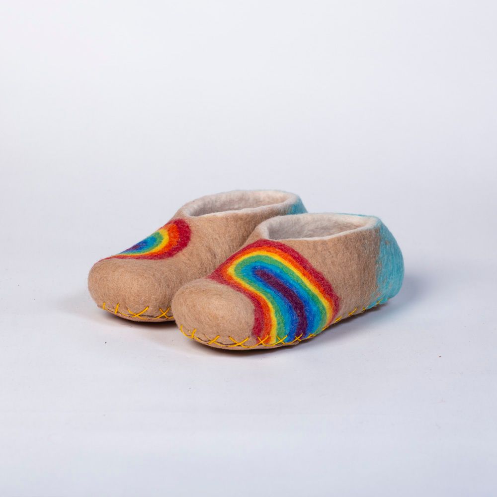 Hand-felted Wool Valley Slippers made in Peru. Model: Arcoiris
