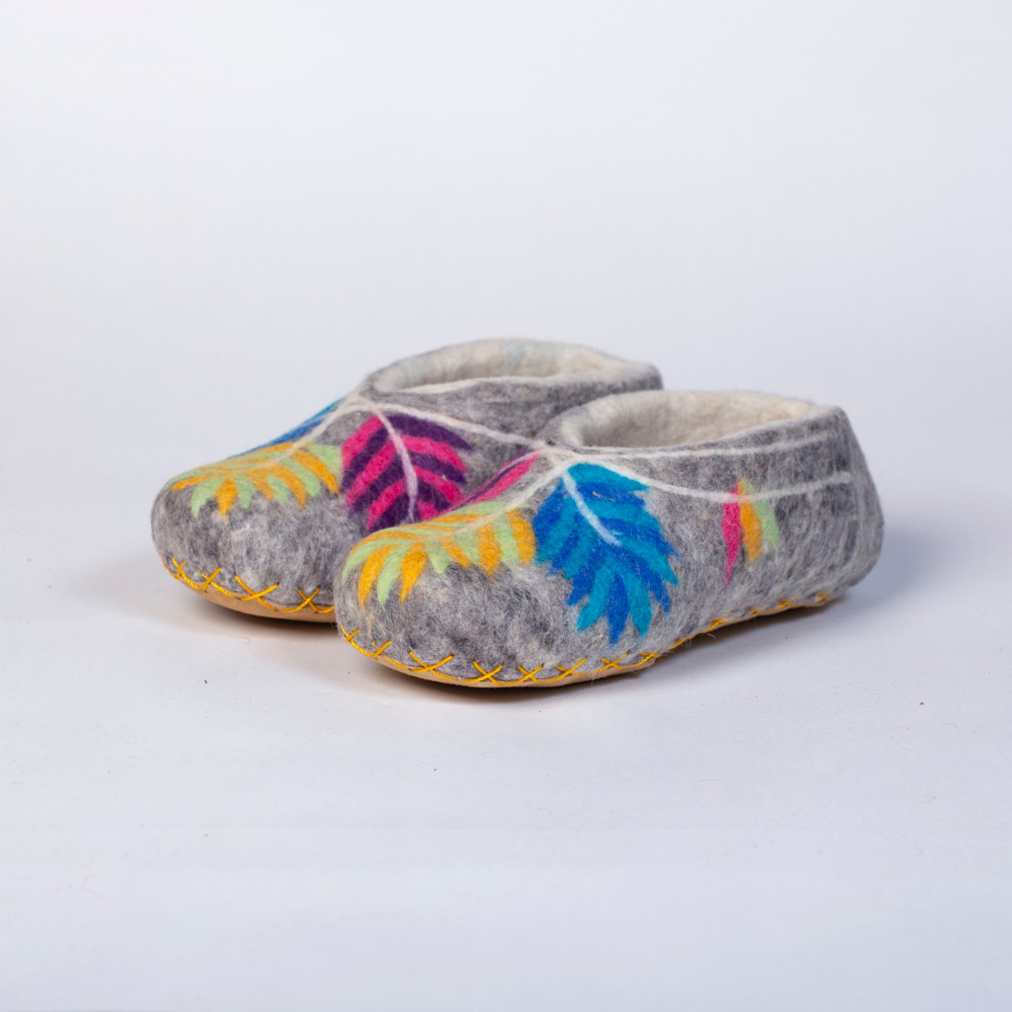Hand-felted Wool Valley Slippers made in Peru. Model: Peacock II