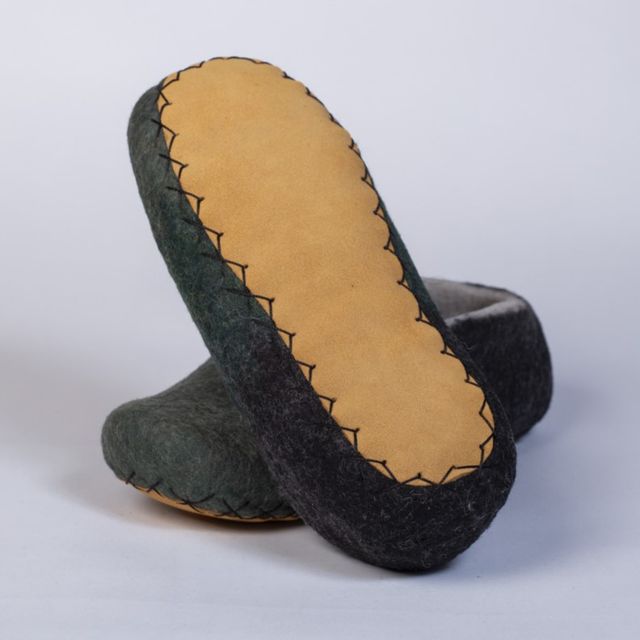 Hand-felted Wool Valley Slippers made in Peru. Model: Forest