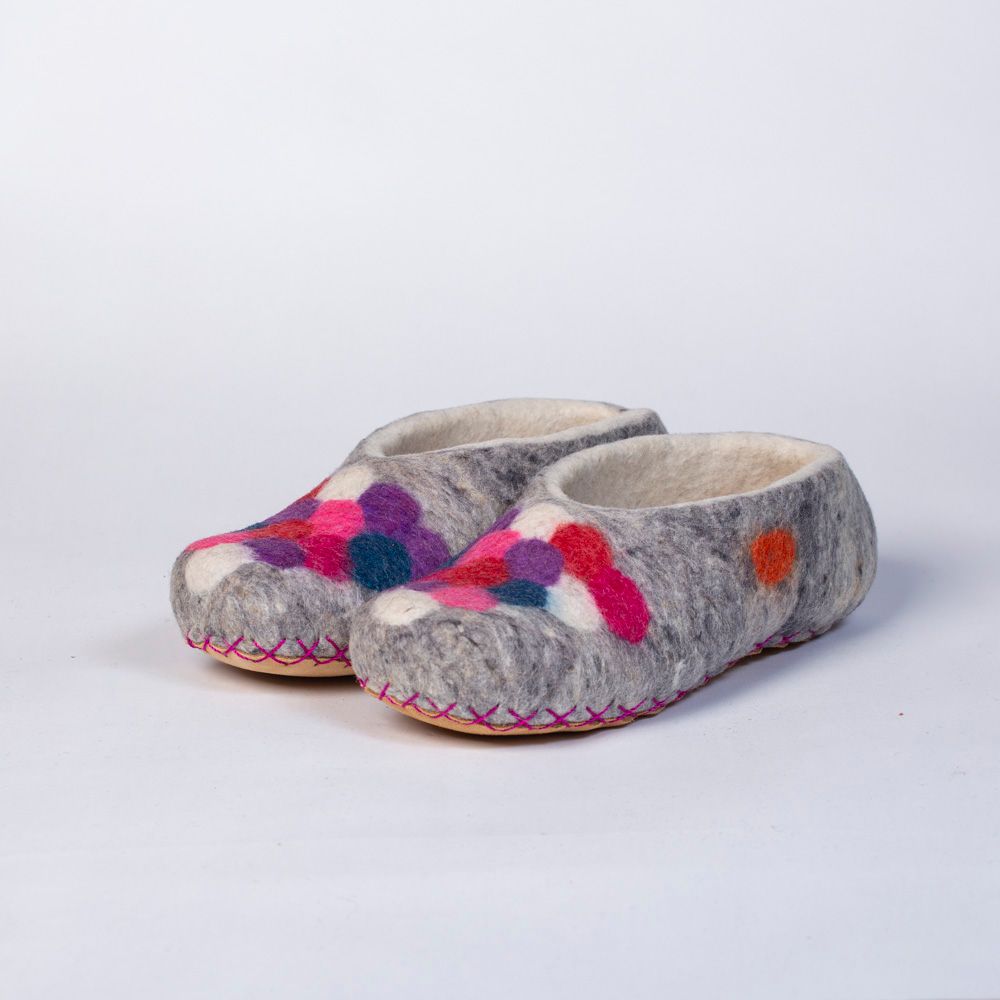 Hand-felted Wool Valley Slippers made in Peru. Model: Cotton Candy