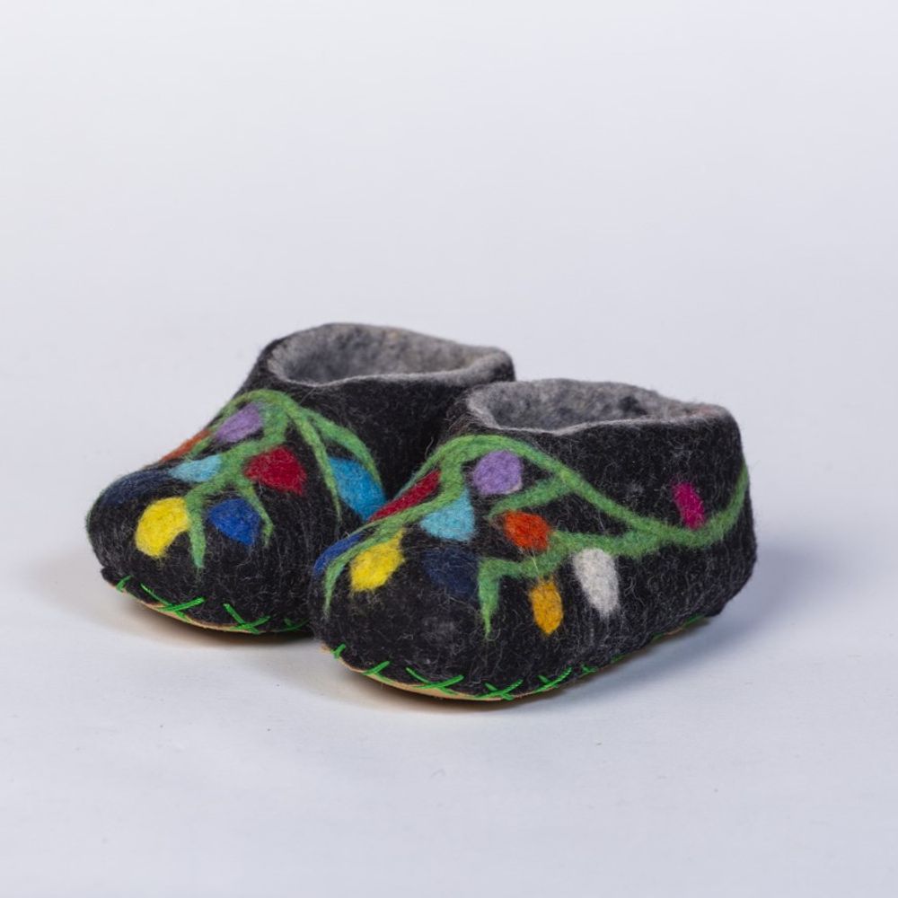 Hand-felted Wool Valley Slippers made in Peru. Model: Christmas Vine