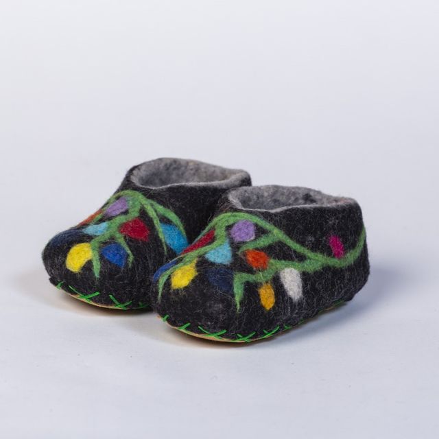 Hand-felted Wool Valley Slippers made in Peru. Model: Christmas Vine