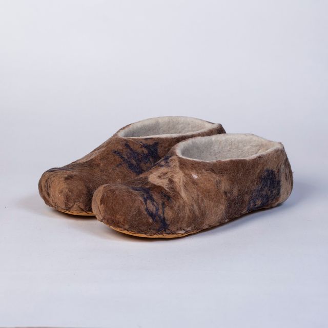Hand-felted Wool Valley Slippers made in Peru. Model: Thicket
