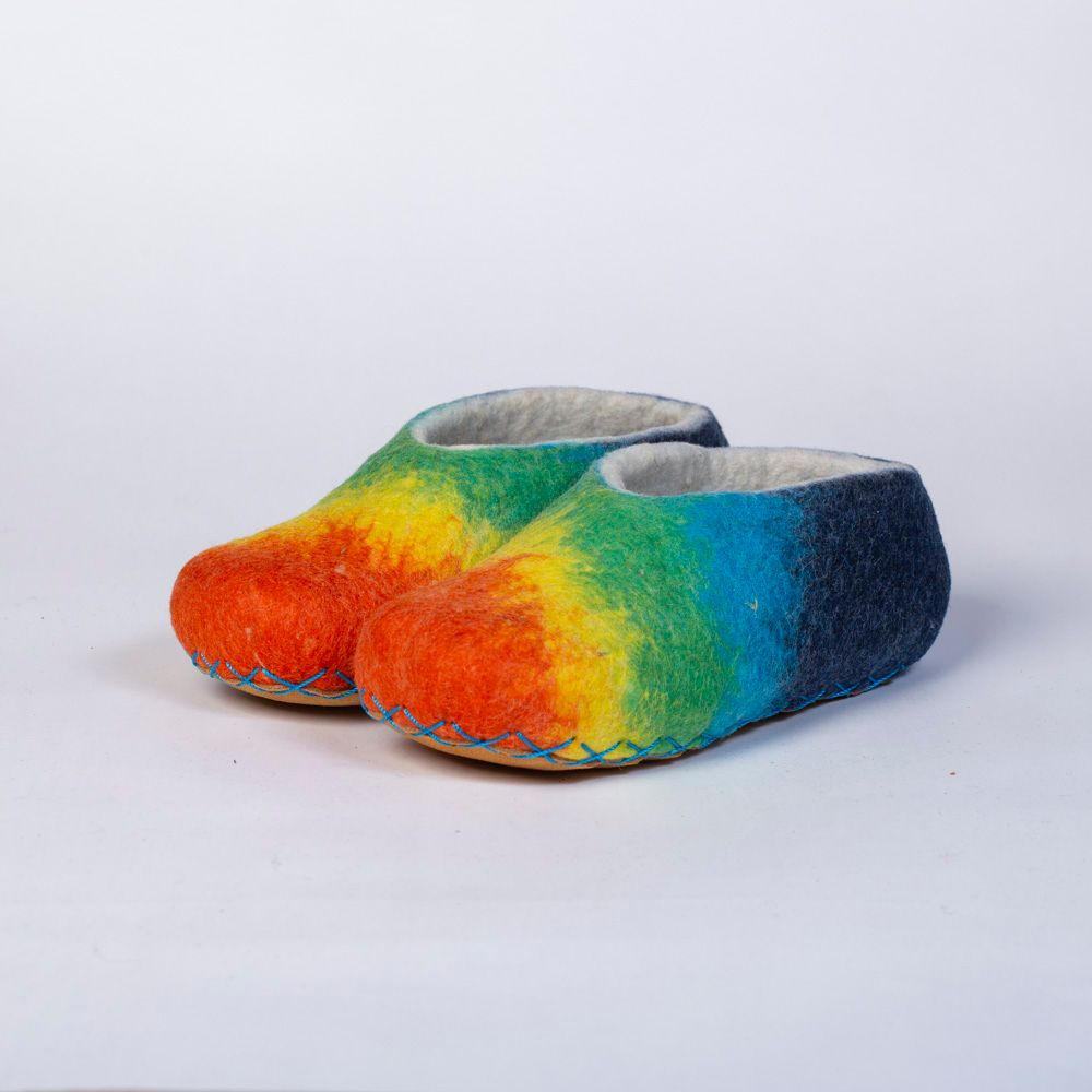 Hand-felted Wool Valley Slippers made in Peru. Model: Kuychi