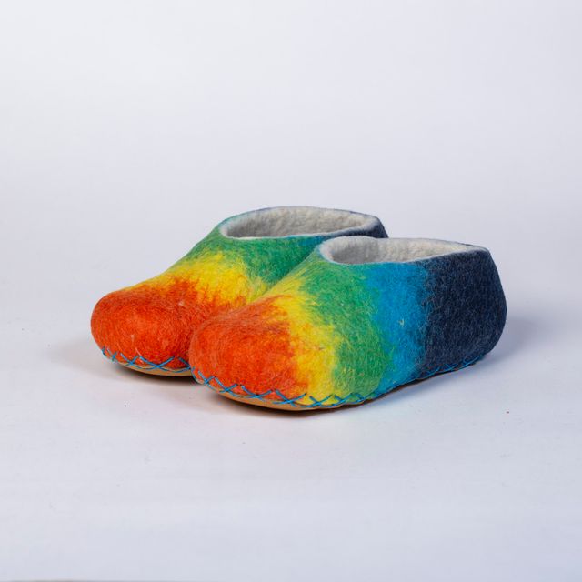 Hand-felted Wool Valley Slippers made in Peru. Model: Kuychi
