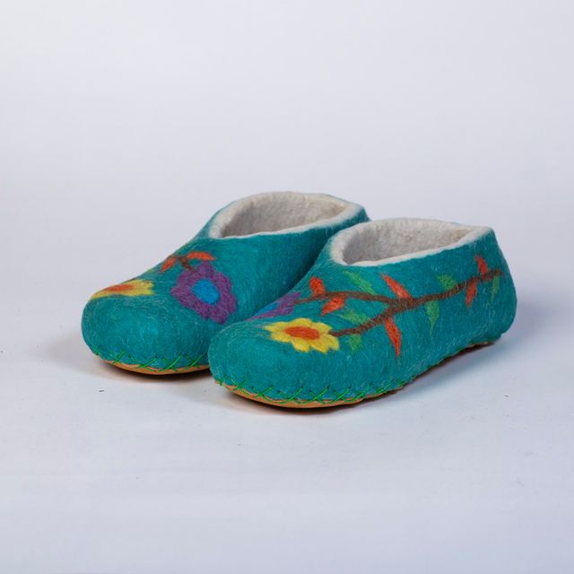 Hand-felted Wool Valley Slippers made in Peru. Model: Peace