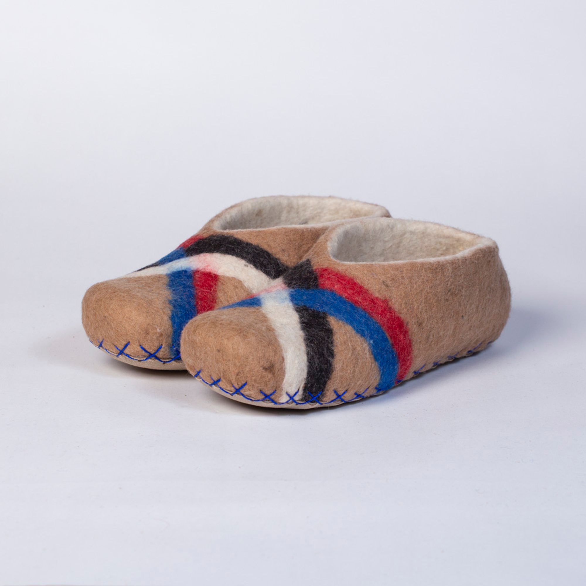 Hand-felted Wool Valley Slippers made in Peru. Model: Cardinal