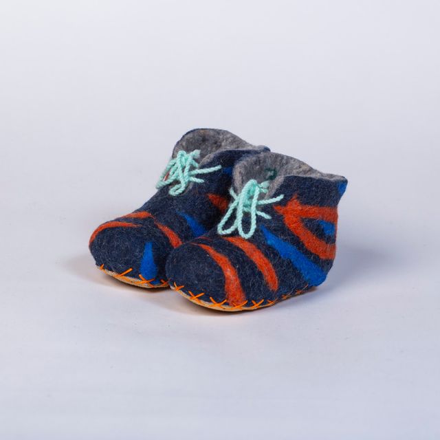 Hand-felted Wool Valley Slippers made in Peru. Model: Tiger